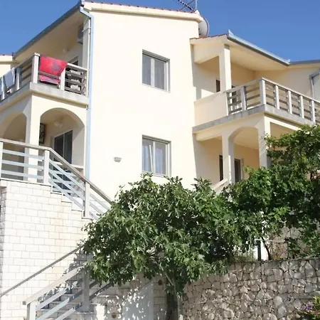 Apartment In With Sea View, Balcony, Air Conditioning, Wifi 5150-4 *