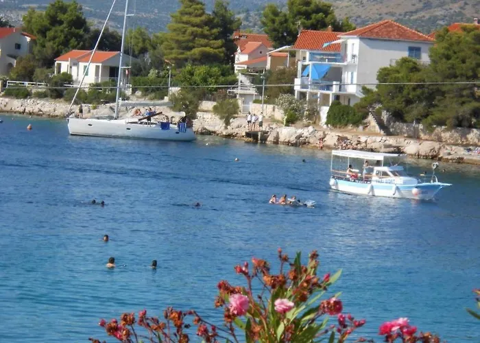 In With Sea View, Balcony, Air Conditioning, Wifi 5150-4 * Ražanj